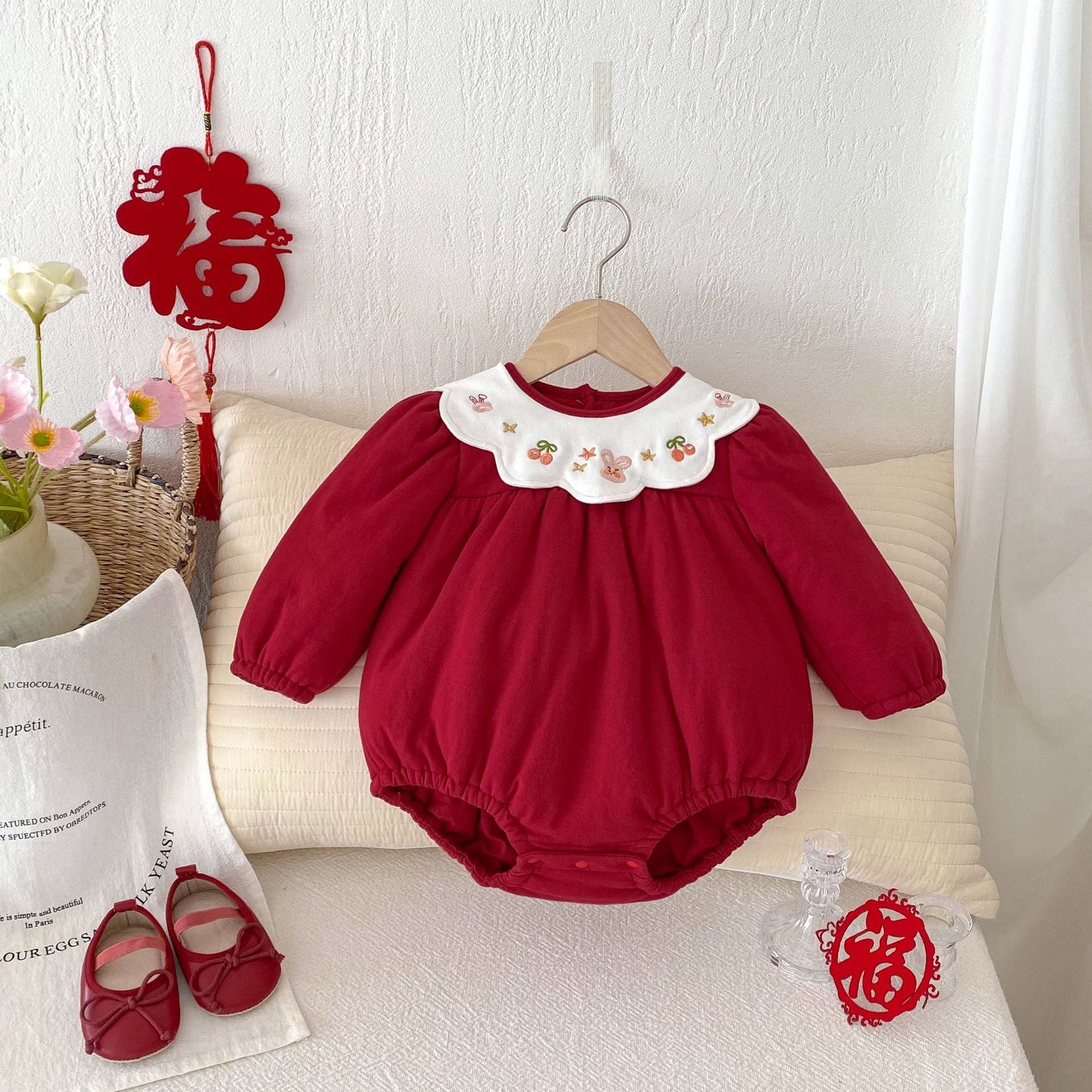 Winter New Arrival Baby Girls Cute Rabbits and Fruits Embroidered